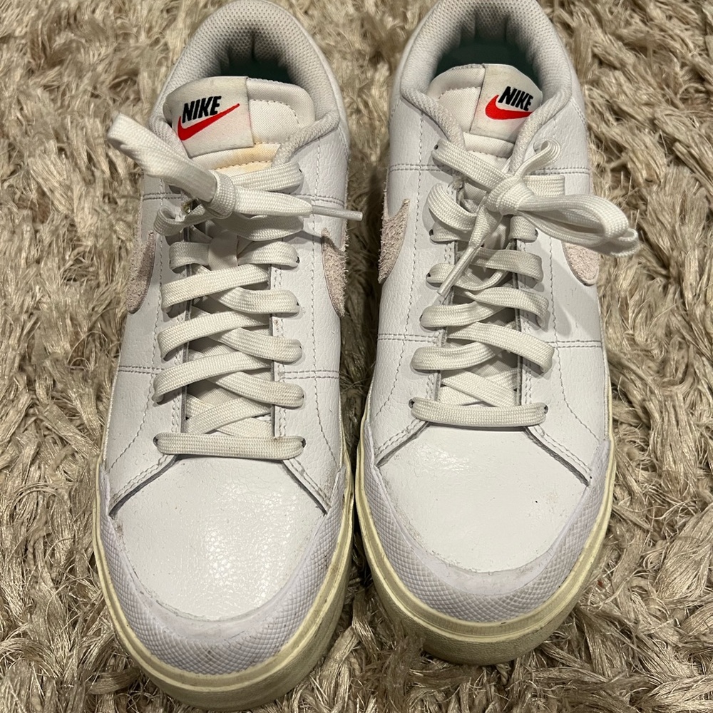 Nike Men's White and Red Sneakers
